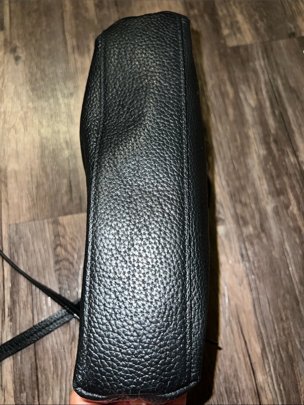Pebbled Classic Black Leather Crossbody Bag - Picture 11 of 12
